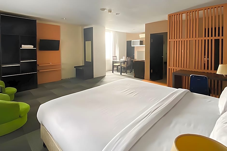 Urbanview Hotel Asyra Makassar