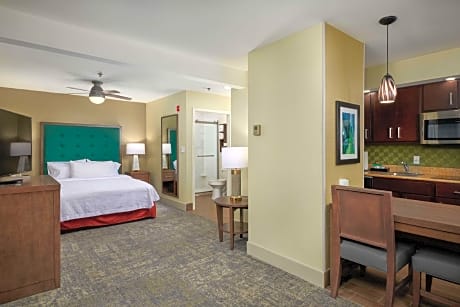 1 Bedroom Suite 1 Queen - Non-Smoking