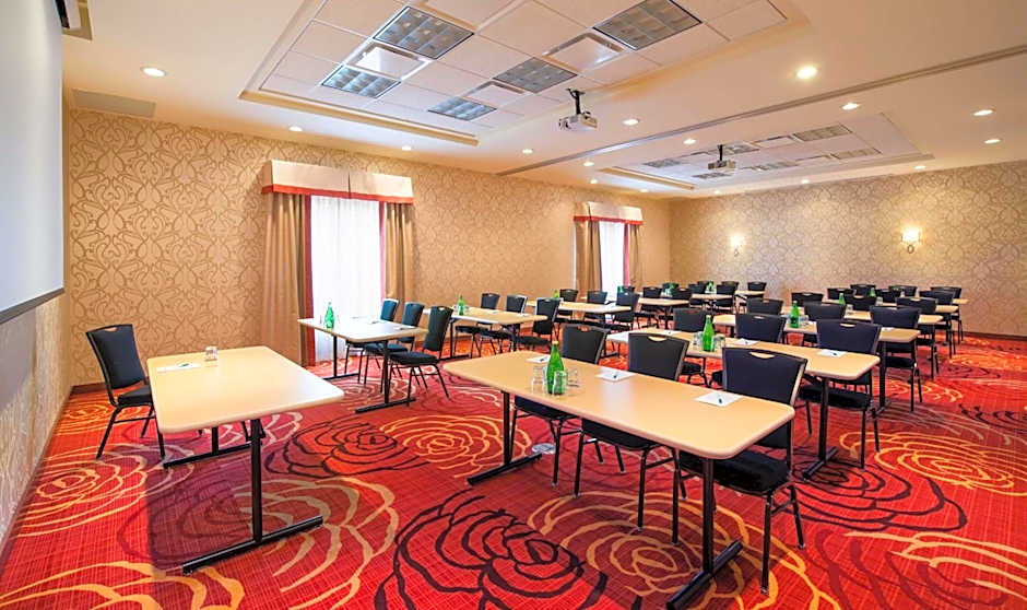 Homewood Winnipeg Airport-Polo Park