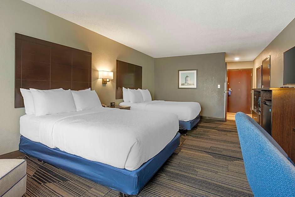 Photo 1 of 4 of 2 Queen Beds, Hearing Accessible