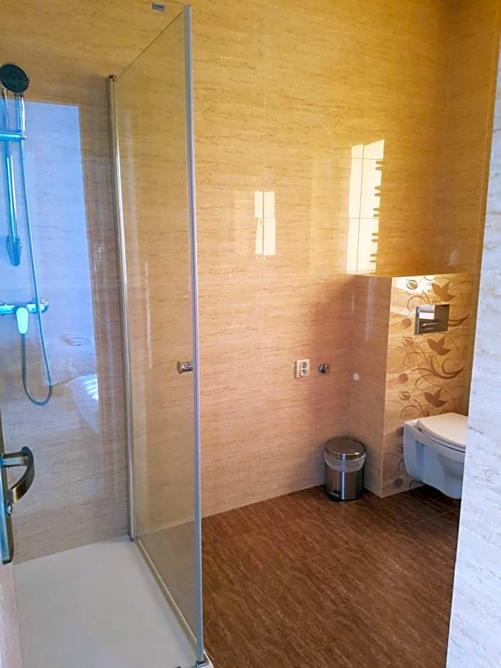 Hostel Mleczna - Metro Zacisze