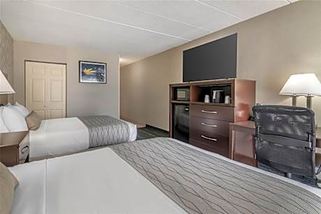 Queen Room with Two Queen Beds and Mobility Accessible Bathtub