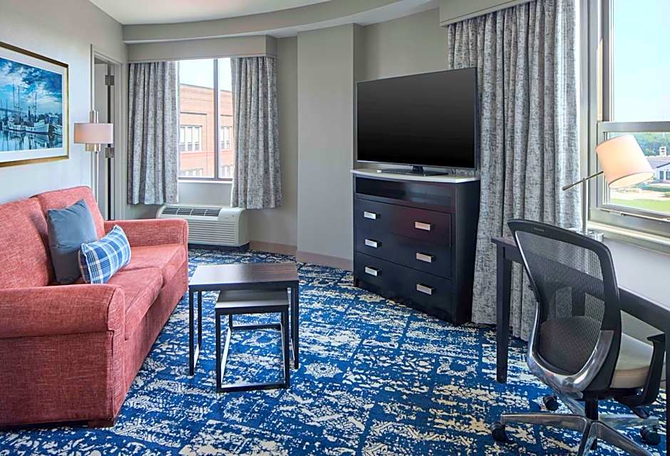 Homewood Suites by Hilton Savannah Historic District/Riverfront