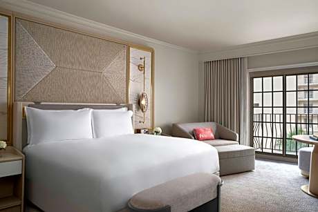King Room with Coastal View, Balcony and Roll-In Shower - Mobility Accessible