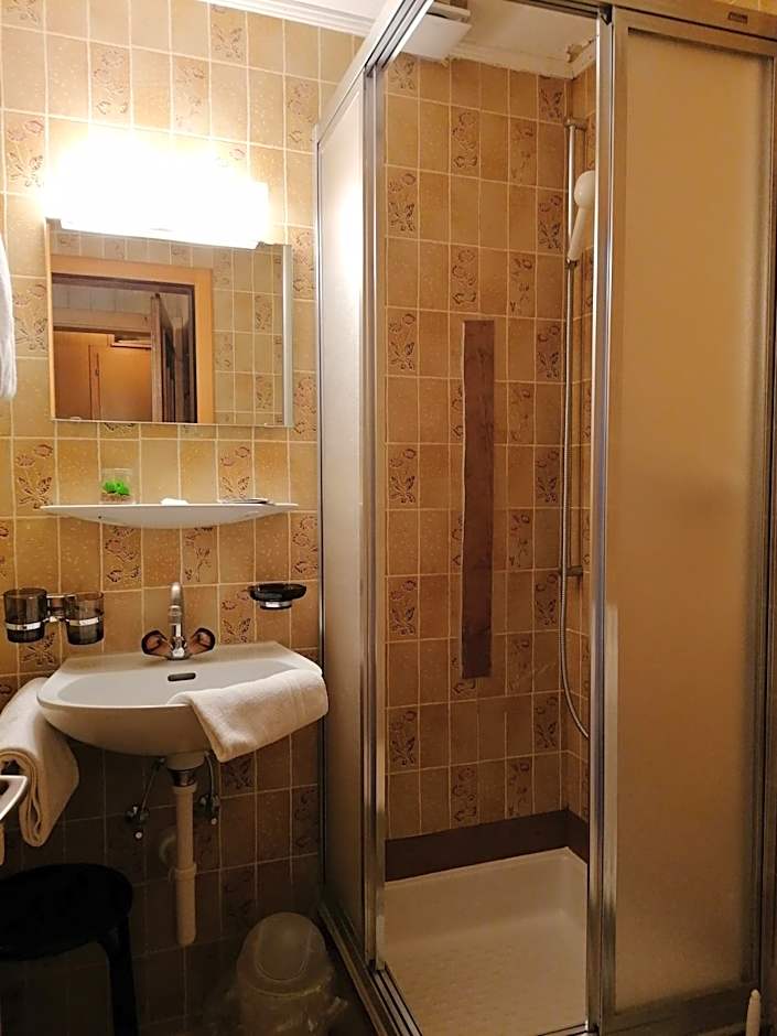 Petit Helvetia Budget Hotel