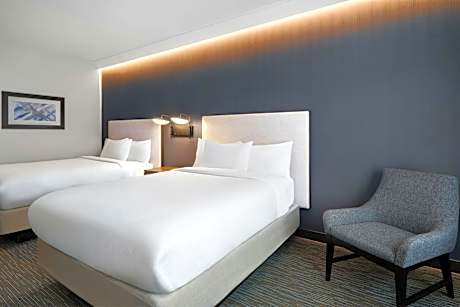 Standard Queen Room with Two Queen Beds - Mobility/Hearing Accessible w/Roll In Shower