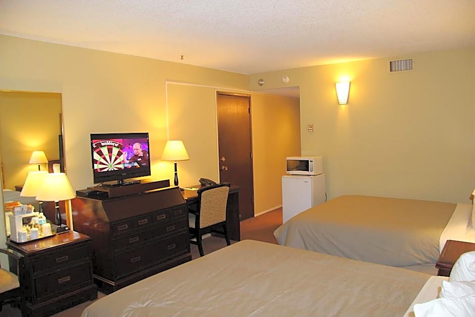 Canway Inn & Suites