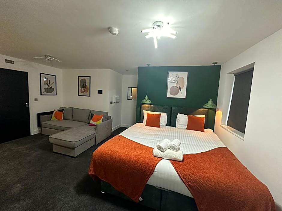 Studio & 1 Bedroom Apartments - PE1 - Contractor Friendly - Free Parking - Sofa Beds - Sky TV - Full Kitchen - Washer Dryer - WiFi