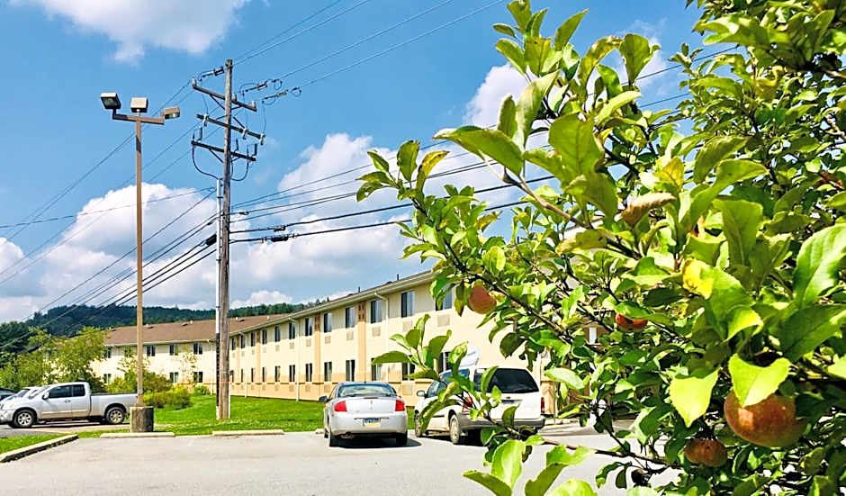 Super 8 by Wyndham Clearfield