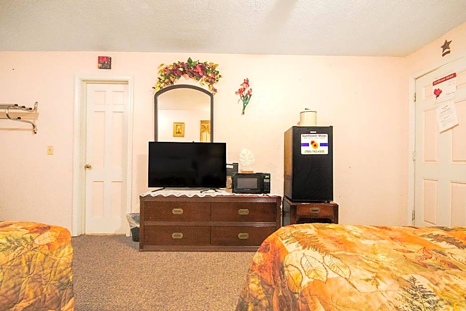 Sunflower Motel Hiawatha By OYO