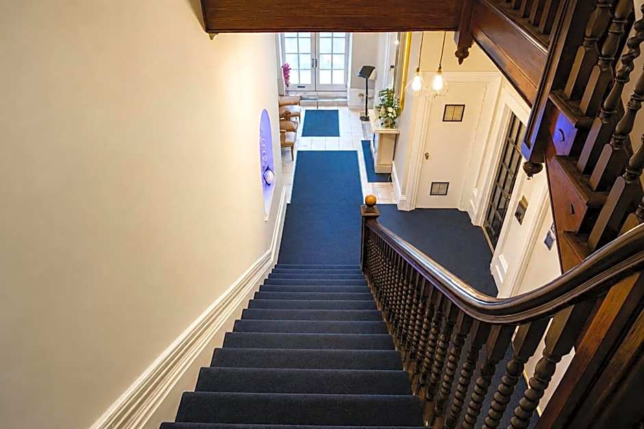 Cecil Court Hotel
