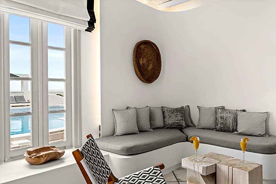 Mr and Mrs White Paros