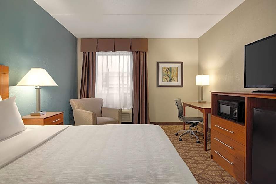 AmericInn by Wyndham Grand Rapids Airport North