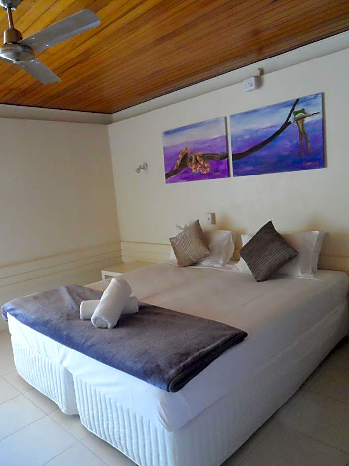 Arcadia Village Motel