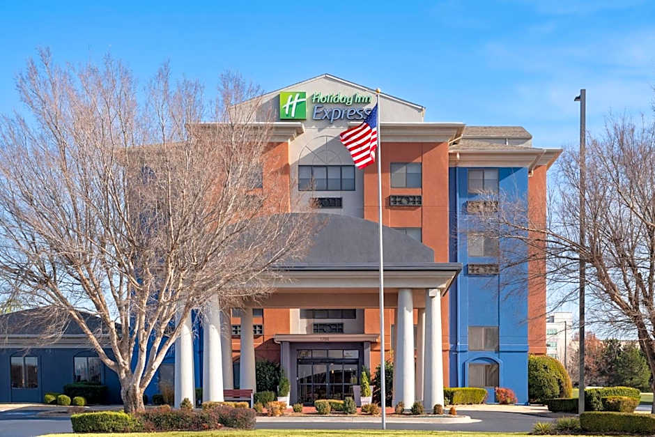 Holiday Inn Express Hotel & Suites Midwest City By IHG