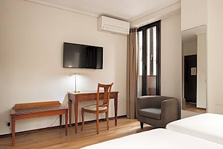 Double/Twin Standard