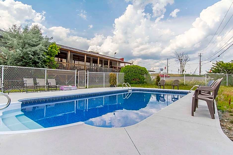 Quality Hotel & Suites