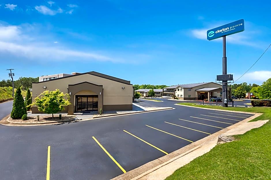 Clarion Pointe Athens I-65