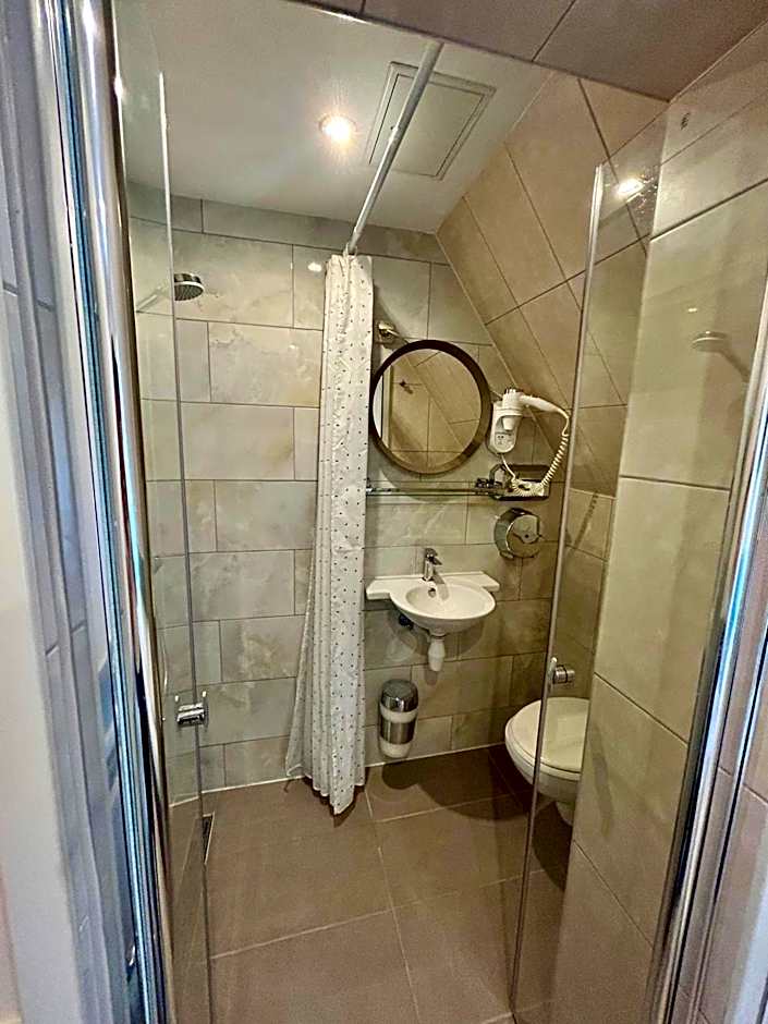 Budget Hotel Damrak Inn