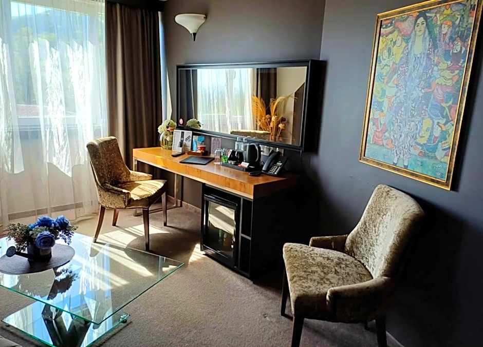 All Seasons Residence Design Hotel - Free parking