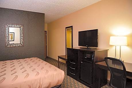 1 King Bed, Nonsmoking