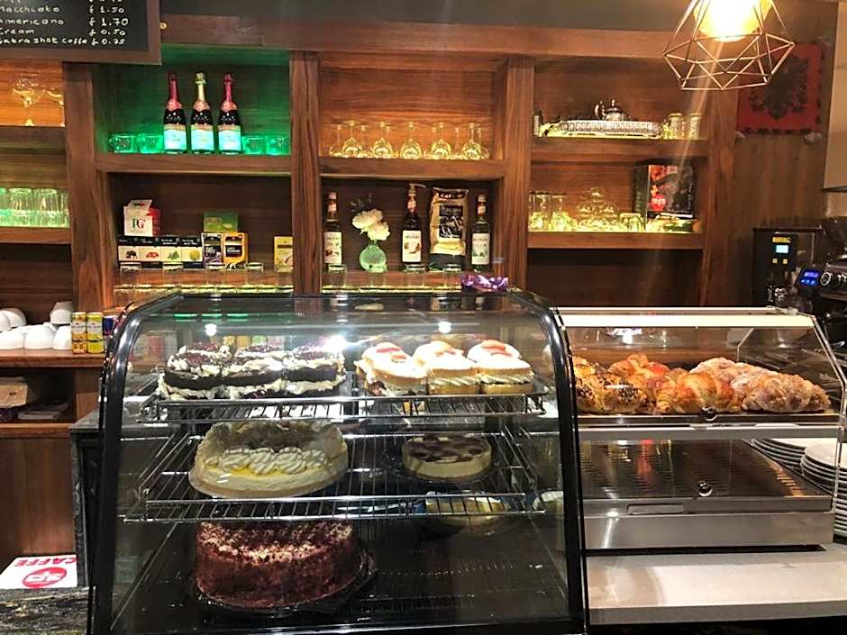 Eagle Hotel Luton Airport