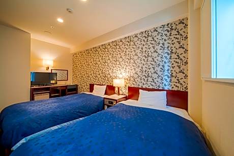 Twin Room with Accesible Bath Tub - Smoking