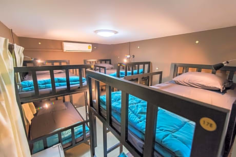 Bed in 6-Bed Mixed Dormitory Room
