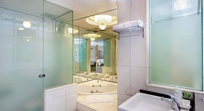 Lux Tychi Hotel Malang