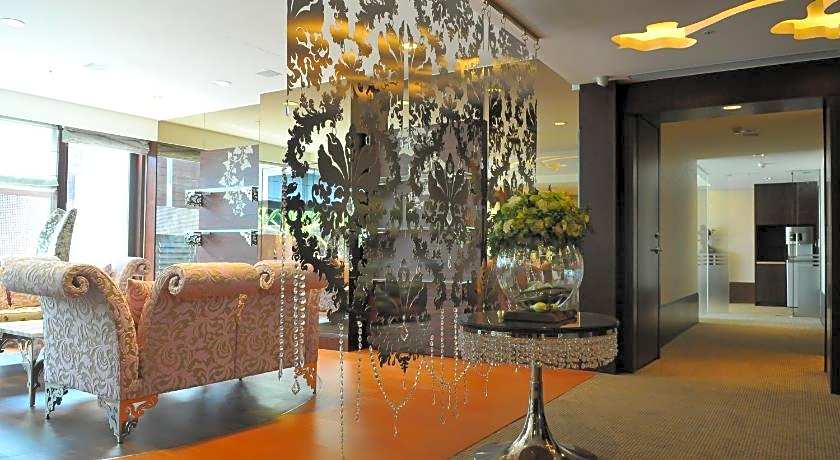 Monarch Skyline International Hotel