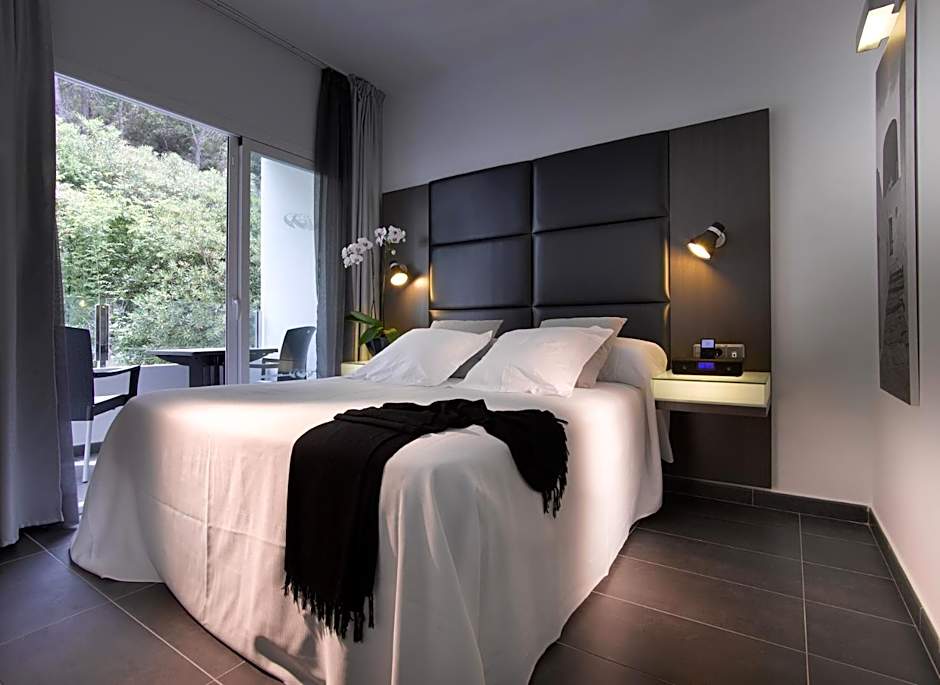 Photo 1 of 5 of Suite