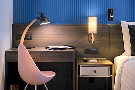 Two-Bedroom Corner Suite with King and Single Bed