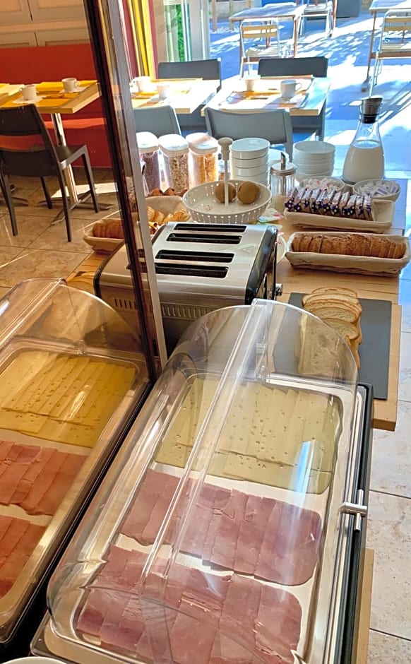 Amerique Hotel Palavas Montpellier Sud -LOGIS-