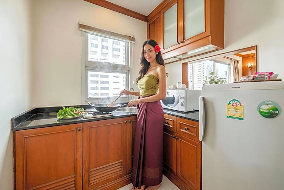 Studio Suite by Royal Ivory Nana