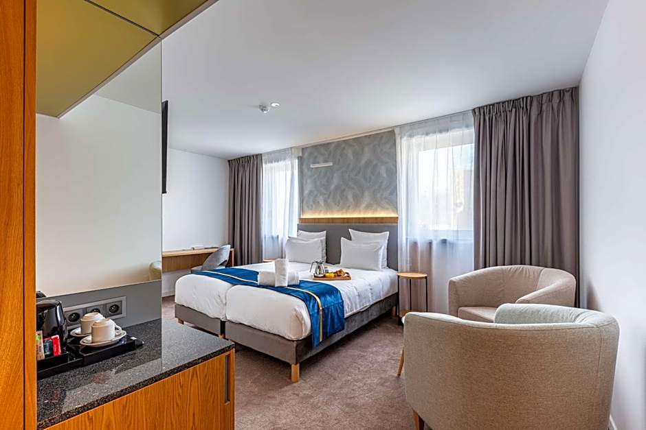Brit Hotel Privilège Paris Rosny-sous-Bois