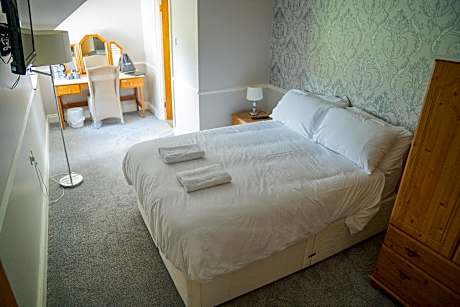 Double room-Superior-Ensuite with Bath-First Floor (Shower over)