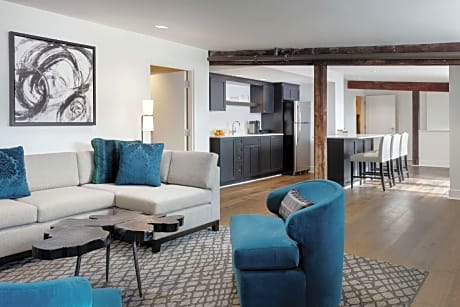 The Foundry Lookout And Suite 1 King/2 Queens