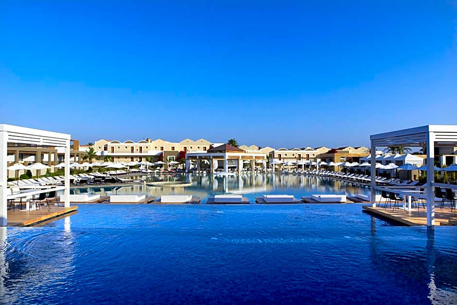 Pelagos Suites Hotel & Spa