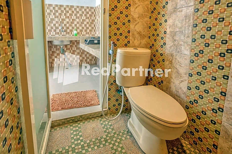Griya Rahayu Guesthouse Mitra RedDoorz near Jatim Park 2 Batu