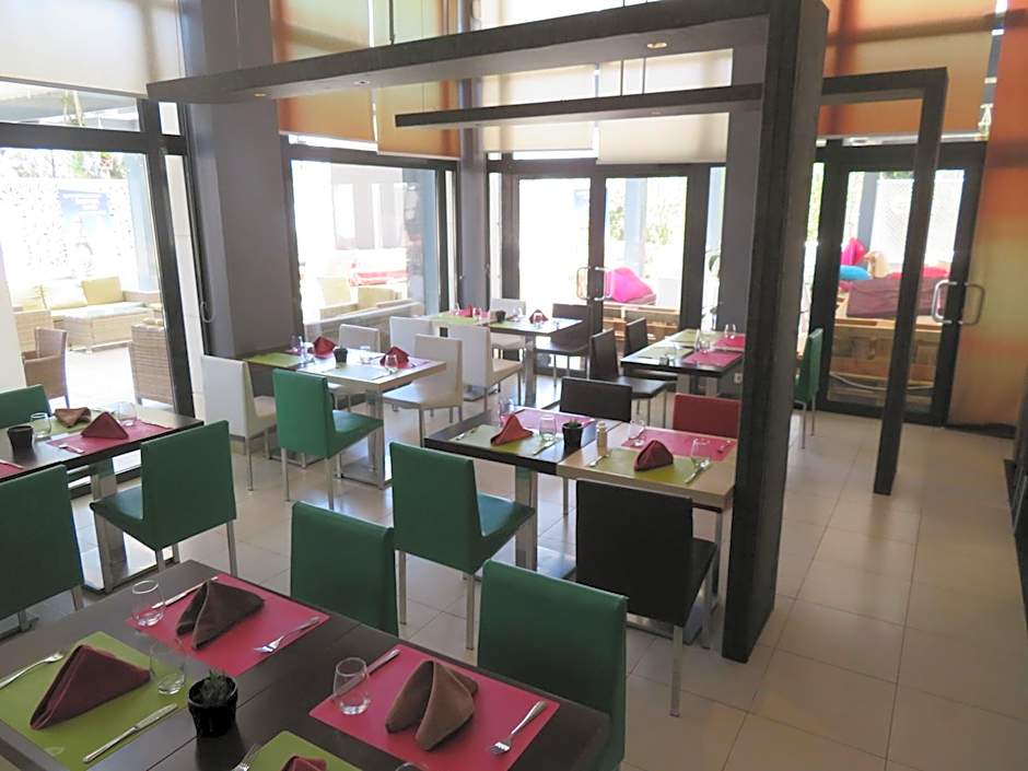 Ibis Oran Les Falaises