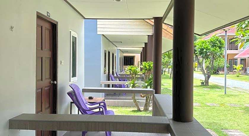 Lanta Bee Garden Bungalows