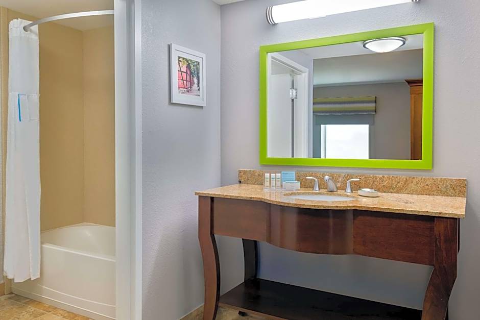 Hampton Inn By Hilton & Suites Winston-Salem/University Area