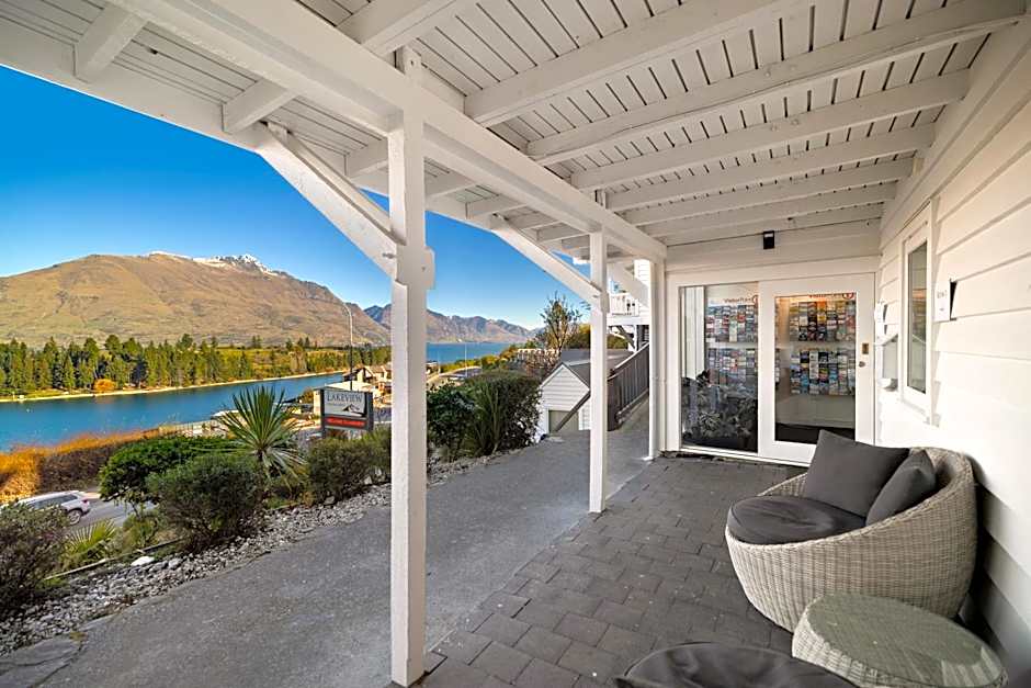 Colonial Village Motel