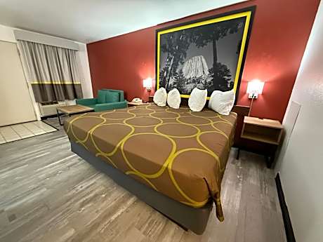 Deluxe King Room - Non-Smoking