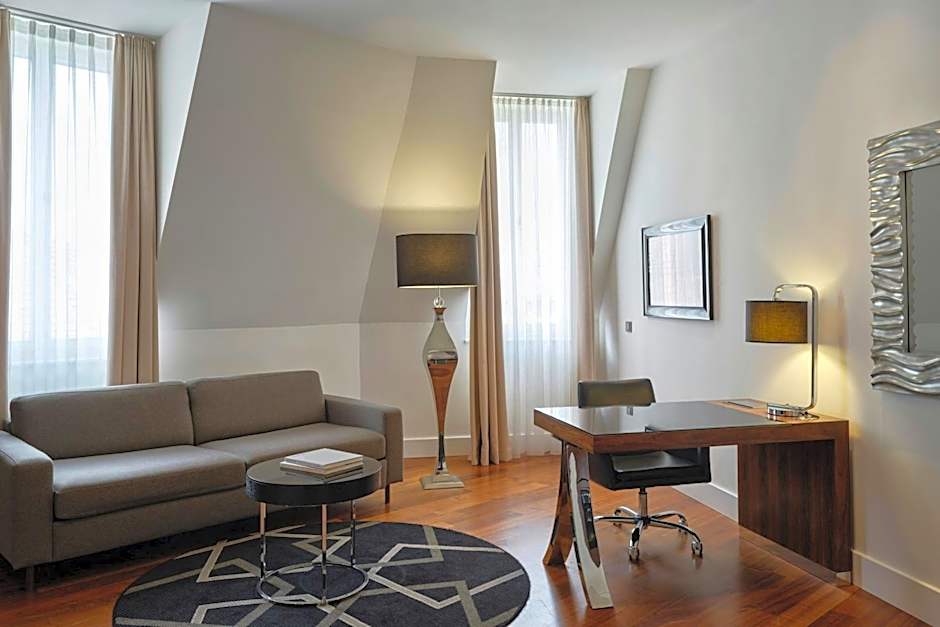 Roomers Berlin Steinplatz, Autograph Collection