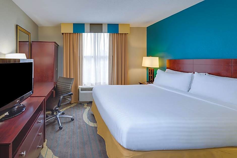 Holiday Inn Express Washington DC East- Andrews AFB By IHG