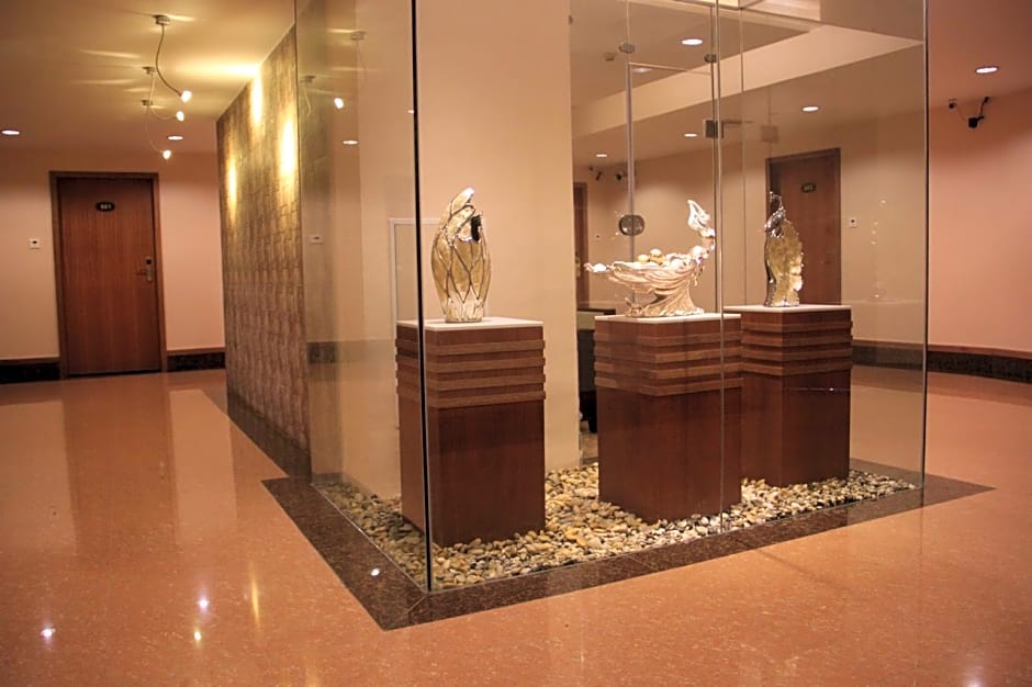 Xinhua Hotel