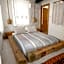 Banana Alaçatı Food & Stay - Adults Only