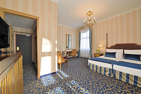 Deluxe Plus Twin Room with Wellness and Fitness Access