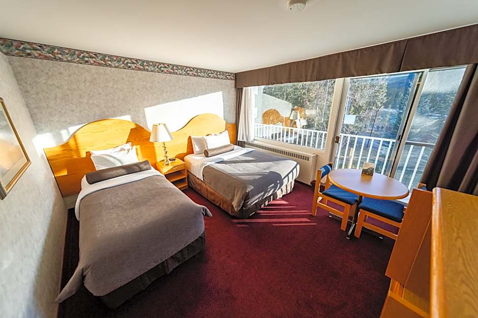 Photo 1 of 3 of 1 Queen Bed and 1 Twin Bed, River View